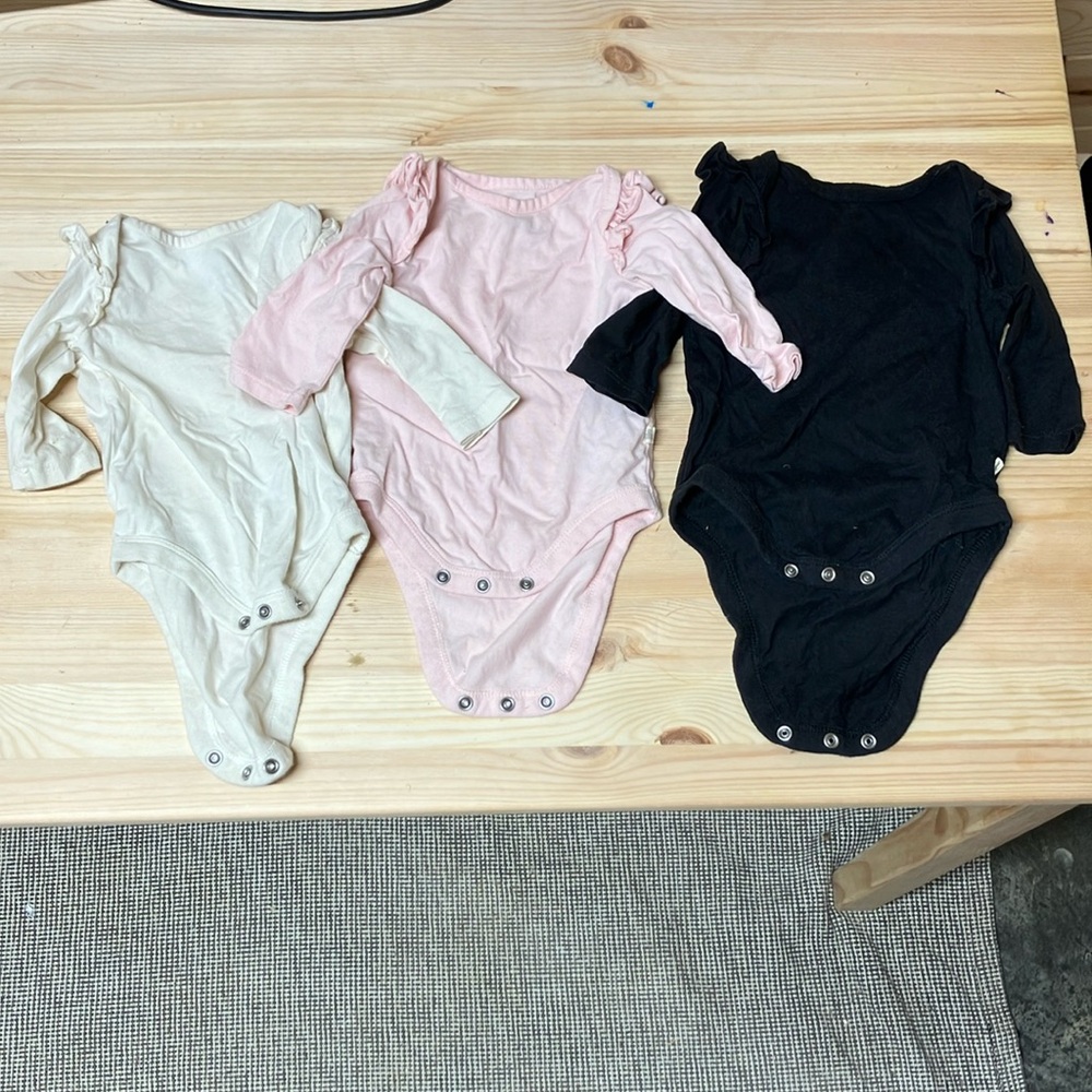 Baby Gap organic ruffle sleeve onesies